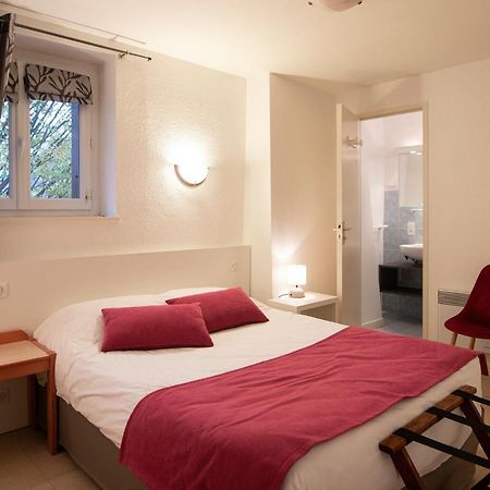 Logis Chez Germaine Hotel Geüs-d'Oloron Kültér fotó