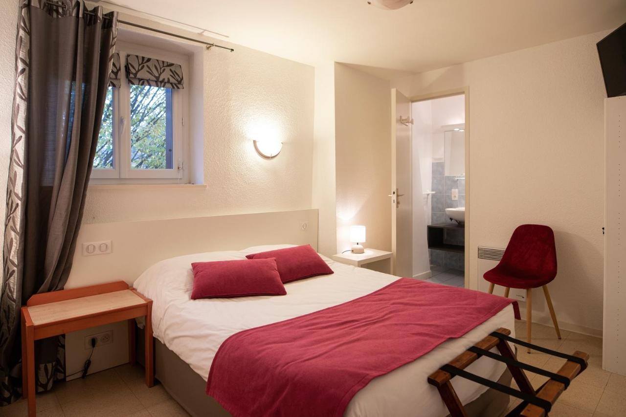 Logis Chez Germaine Hotel Geüs-d'Oloron Kültér fotó
