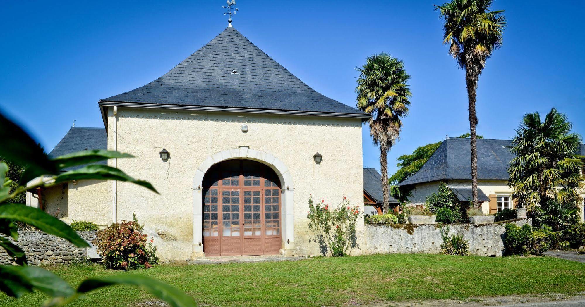 Logis Chez Germaine Hotel Geüs-d'Oloron Kültér fotó