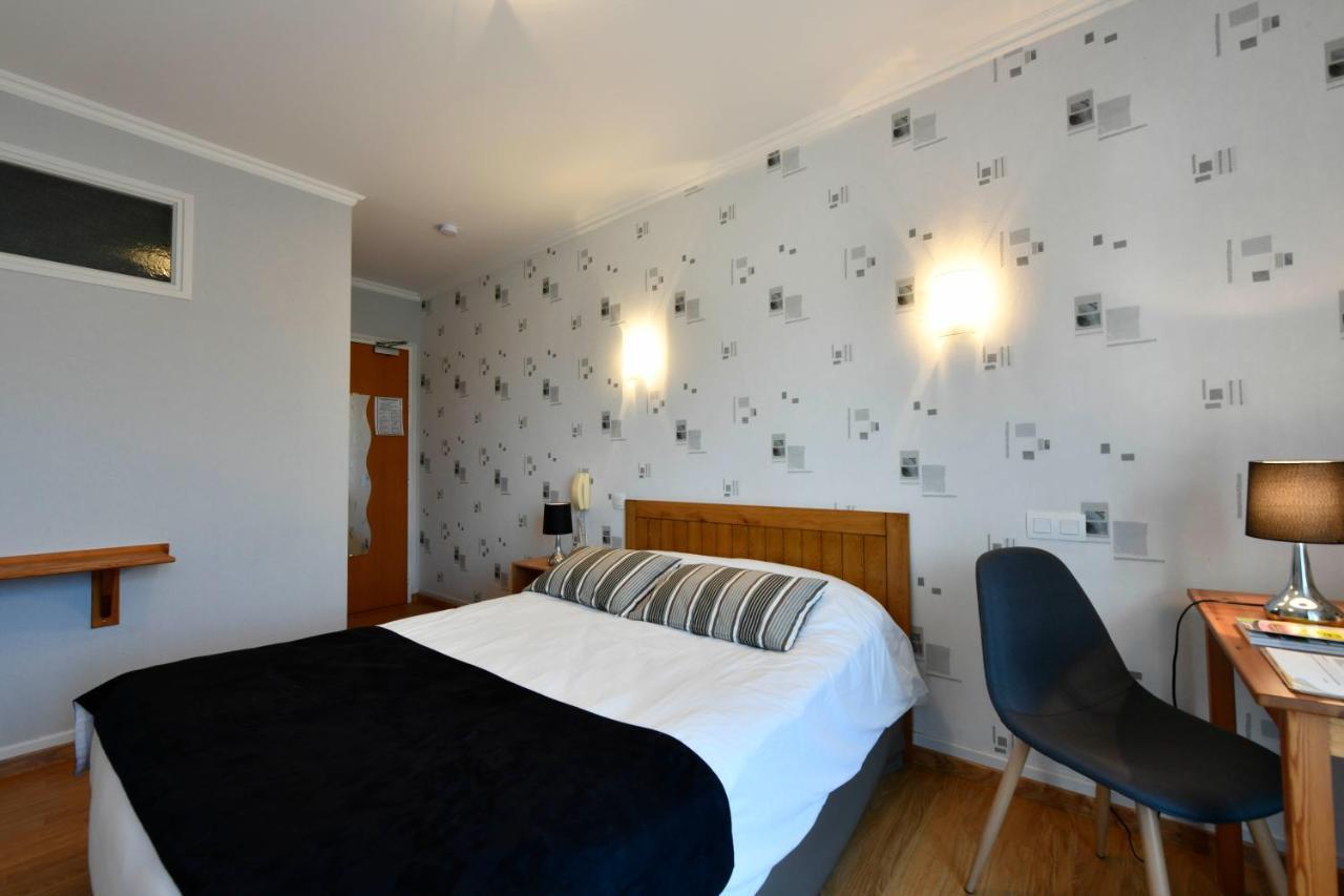 Logis Chez Germaine Hotel Geüs-d'Oloron Kültér fotó
